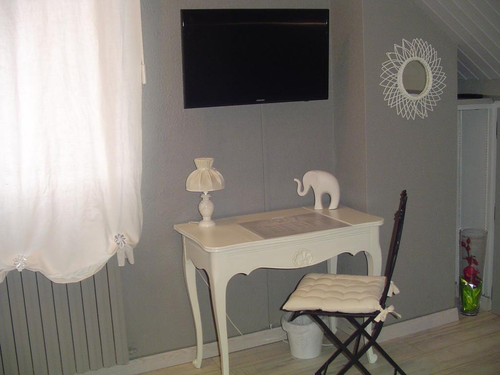 Chambre Crescia Vernouillet  Buitenkant foto
